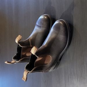 Blundstones Womens 7 1/2 US, Dark Brown